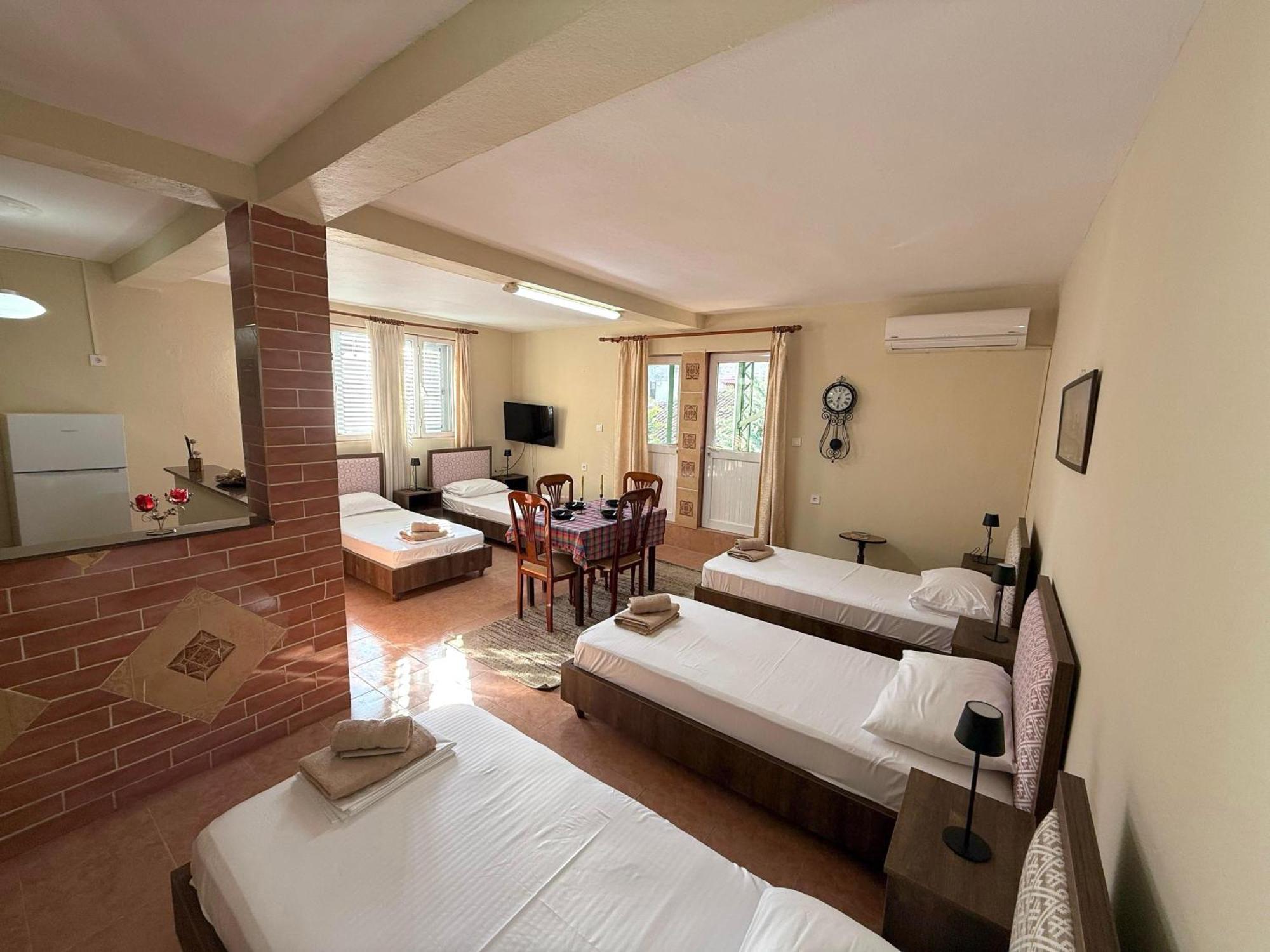Shkodra Guest House 2 מראה חיצוני תמונה